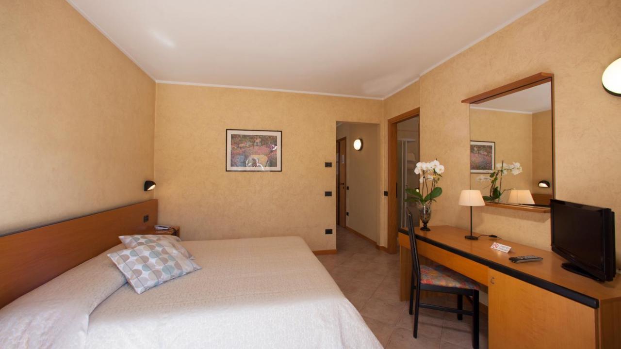 Hotel Bel Sito Peschiera Пескьера-дель-Гарда Экстерьер фото