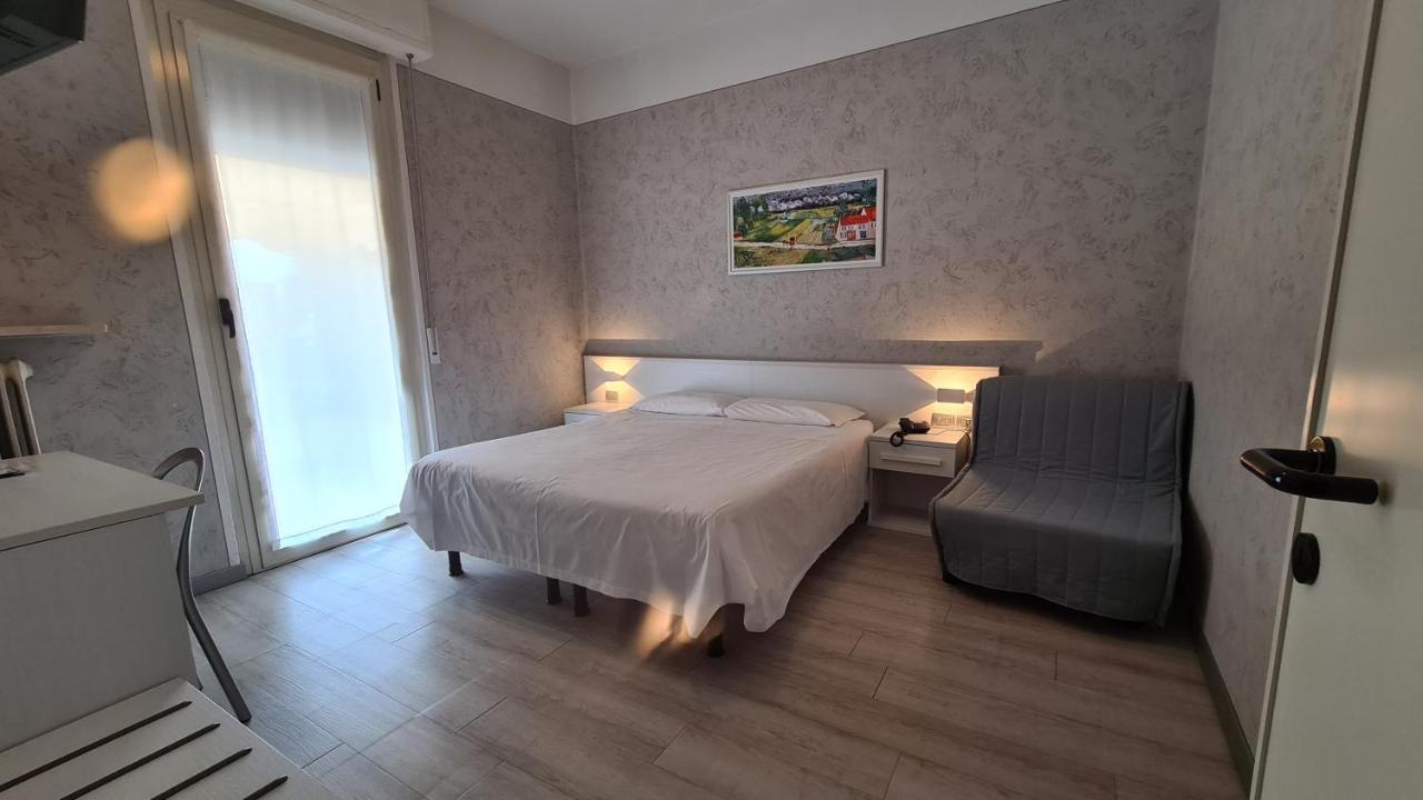 Hotel Bel Sito Peschiera Пескьера-дель-Гарда Экстерьер фото