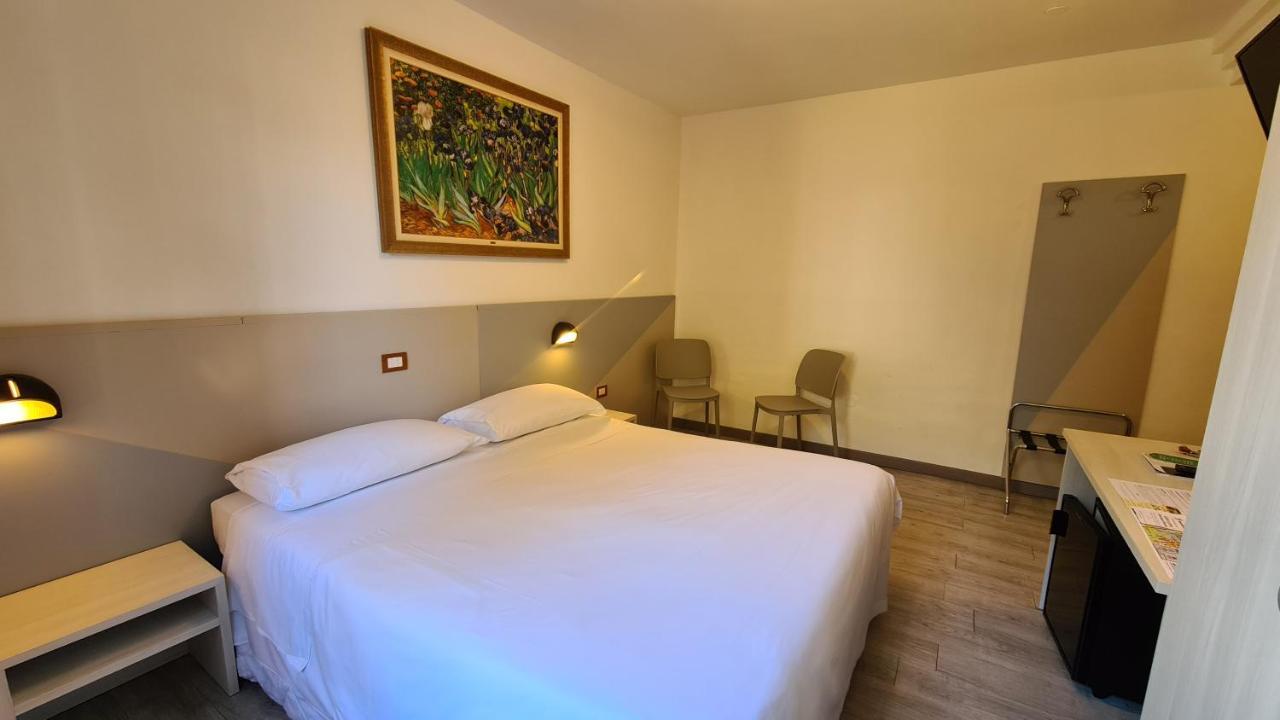 Hotel Bel Sito Peschiera Пескьера-дель-Гарда Экстерьер фото