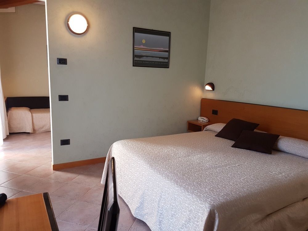 Hotel Bel Sito Peschiera Пескьера-дель-Гарда Экстерьер фото