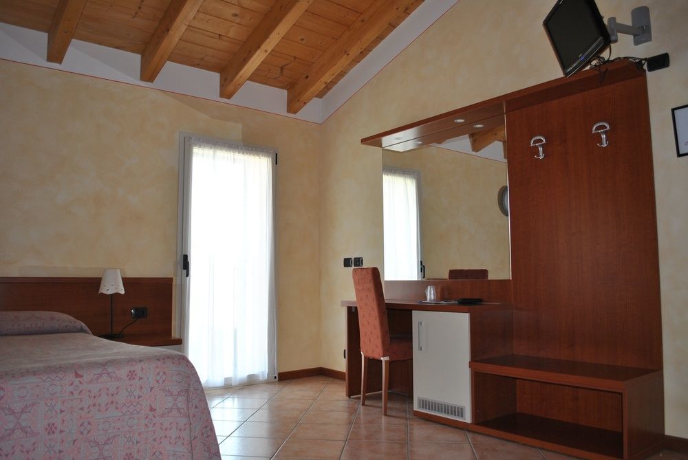 Hotel Bel Sito Peschiera Пескьера-дель-Гарда Экстерьер фото