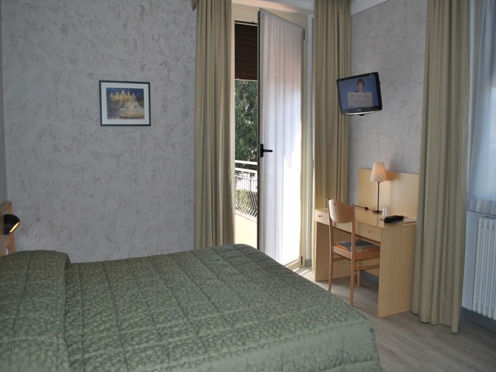 Hotel Bel Sito Peschiera Пескьера-дель-Гарда Экстерьер фото