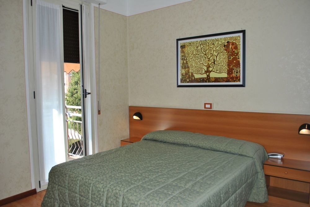 Hotel Bel Sito Peschiera Пескьера-дель-Гарда Экстерьер фото
