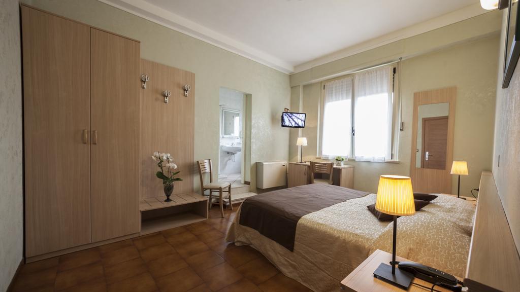 Hotel Bel Sito Peschiera Пескьера-дель-Гарда Экстерьер фото