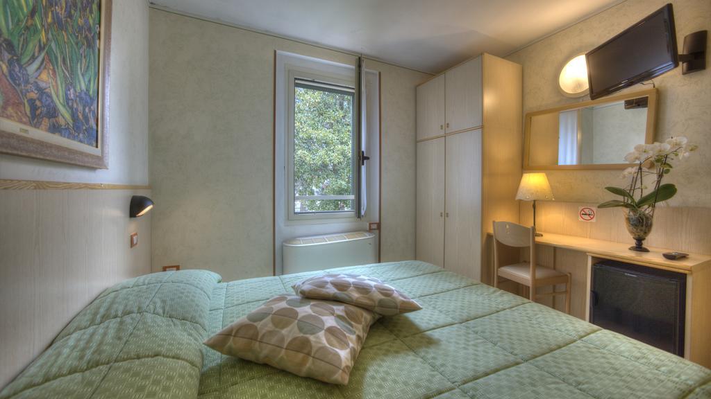 Hotel Bel Sito Peschiera Пескьера-дель-Гарда Экстерьер фото