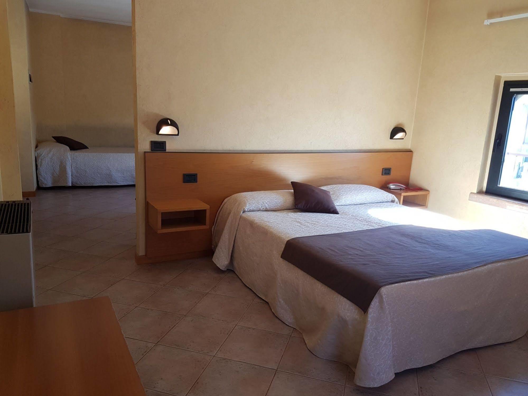 Hotel Bel Sito Peschiera Пескьера-дель-Гарда Экстерьер фото