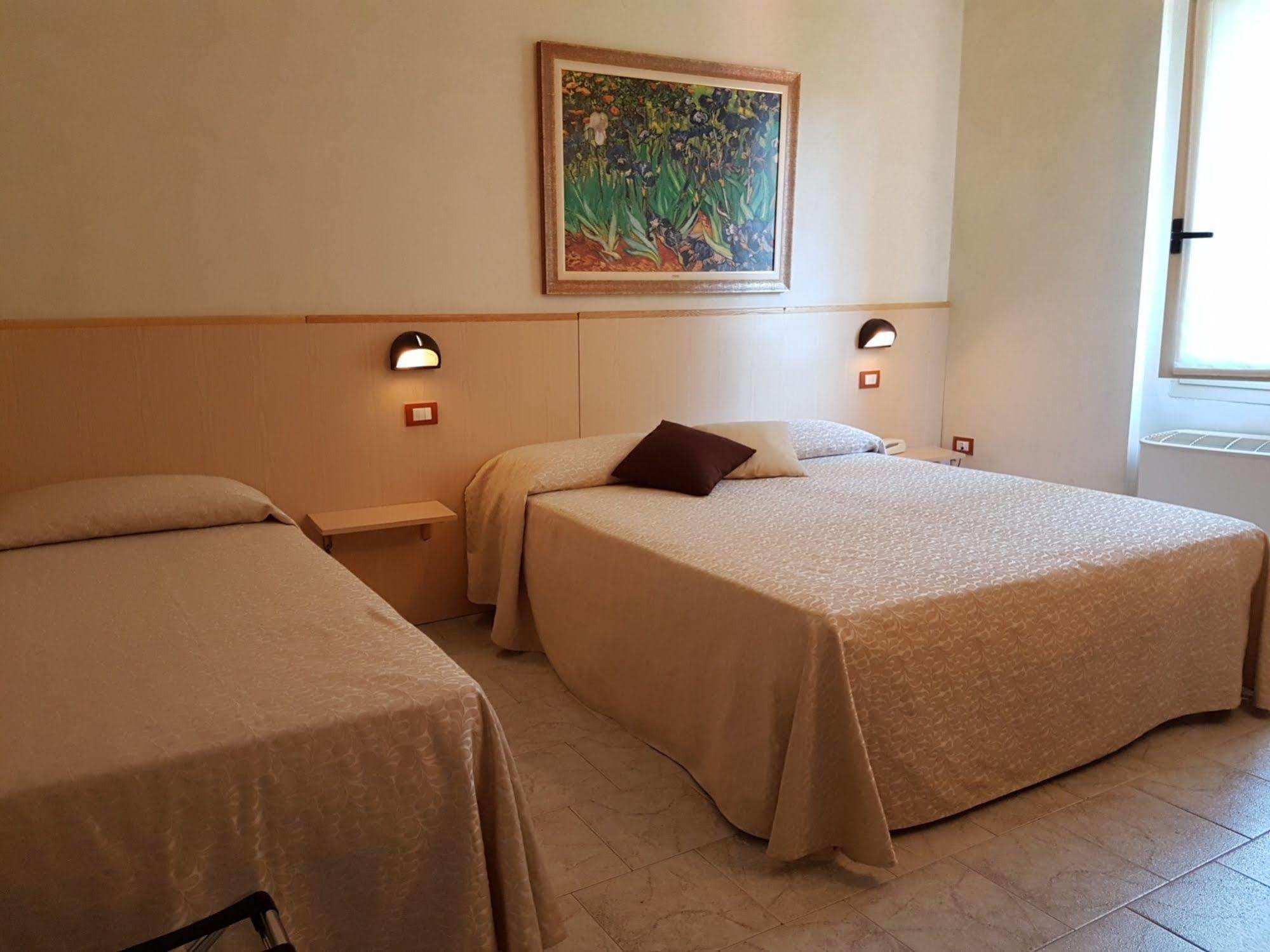 Hotel Bel Sito Peschiera Пескьера-дель-Гарда Экстерьер фото
