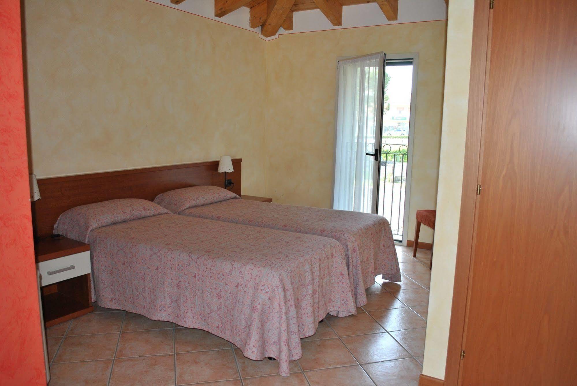 Hotel Bel Sito Peschiera Пескьера-дель-Гарда Экстерьер фото