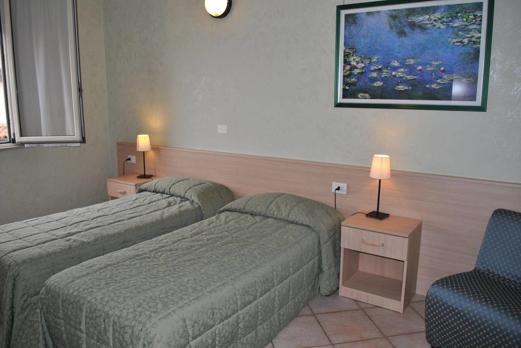 Hotel Bel Sito Peschiera Пескьера-дель-Гарда Экстерьер фото