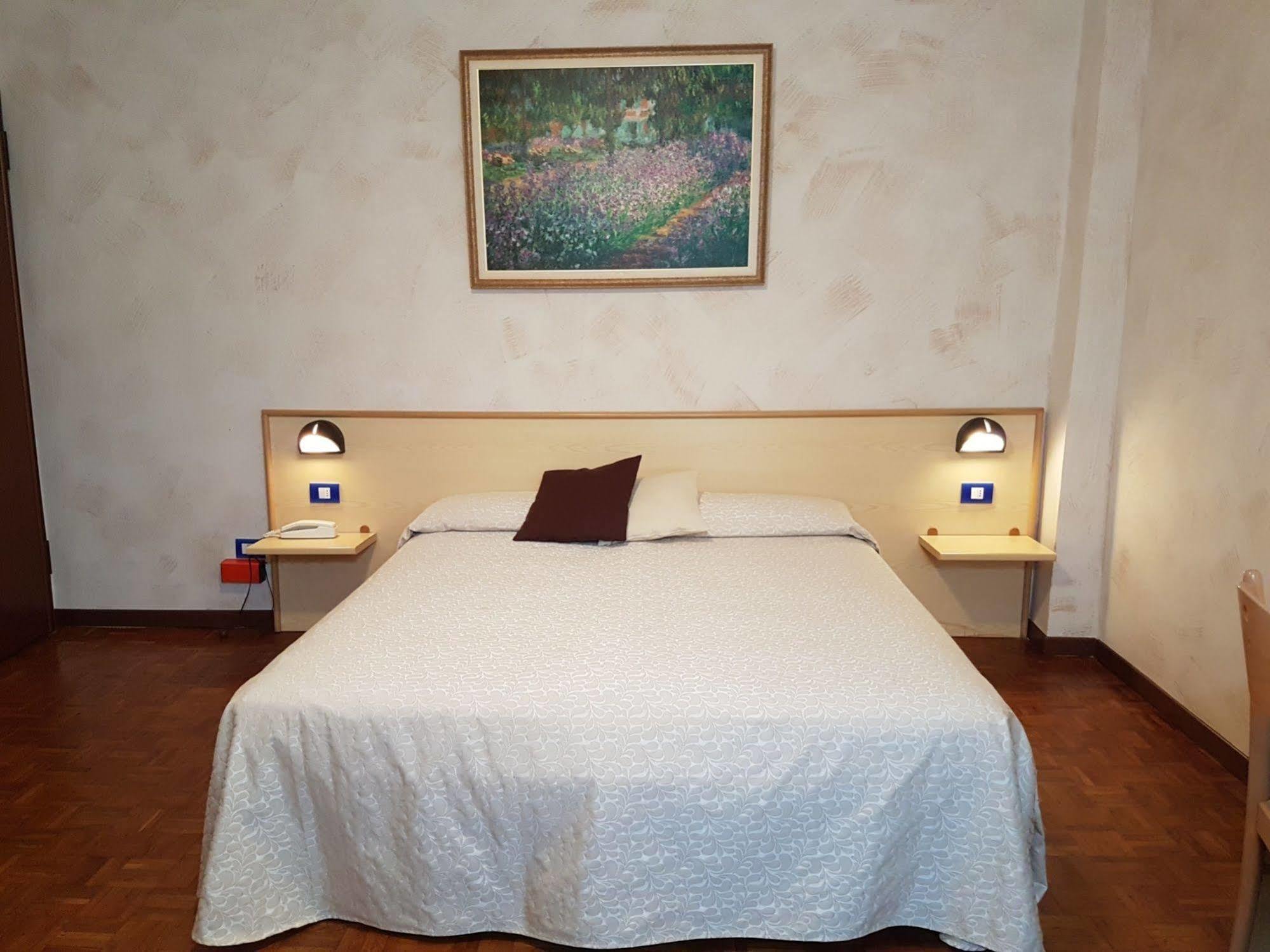 Hotel Bel Sito Peschiera Пескьера-дель-Гарда Экстерьер фото