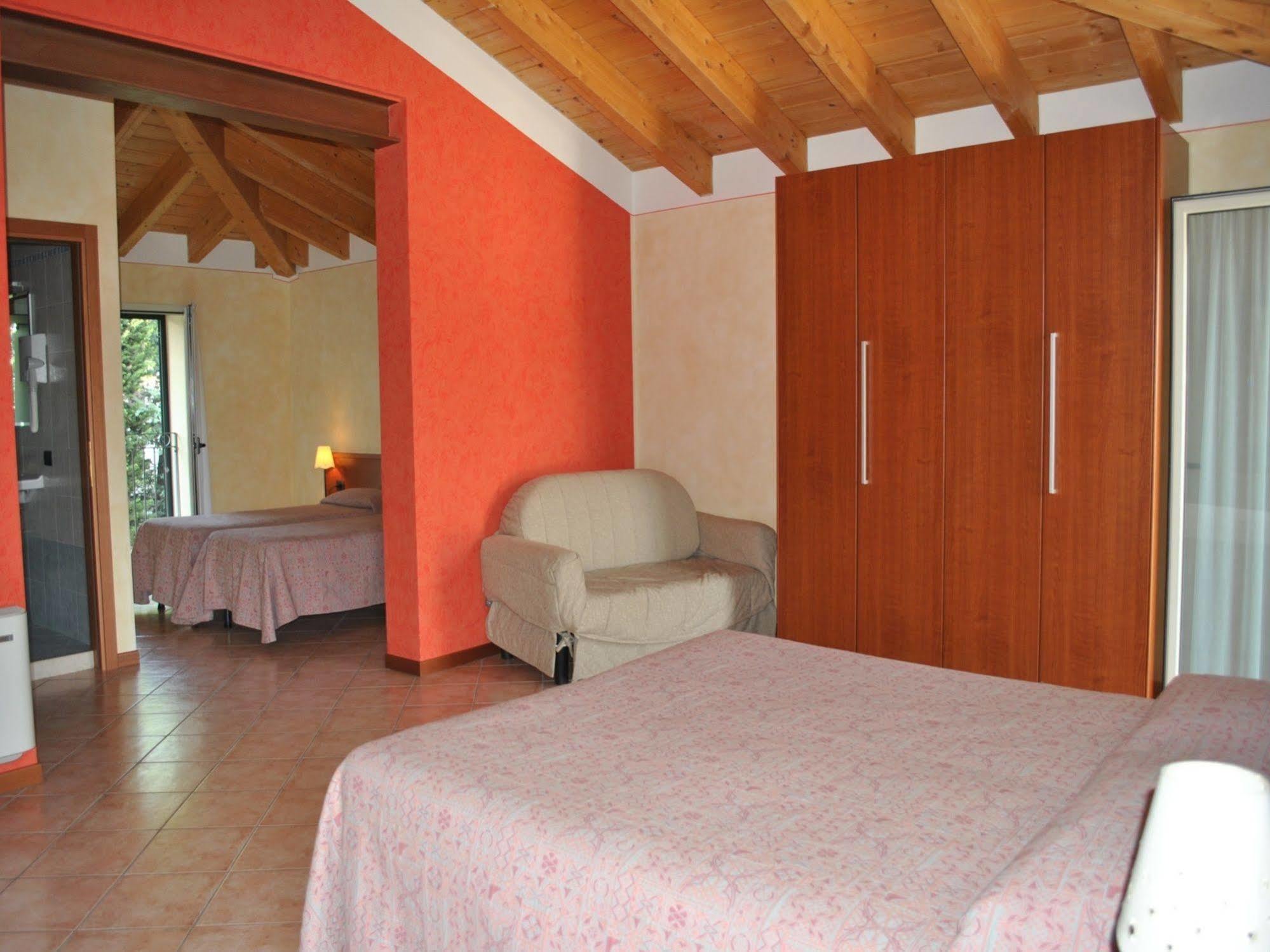 Hotel Bel Sito Peschiera Пескьера-дель-Гарда Экстерьер фото