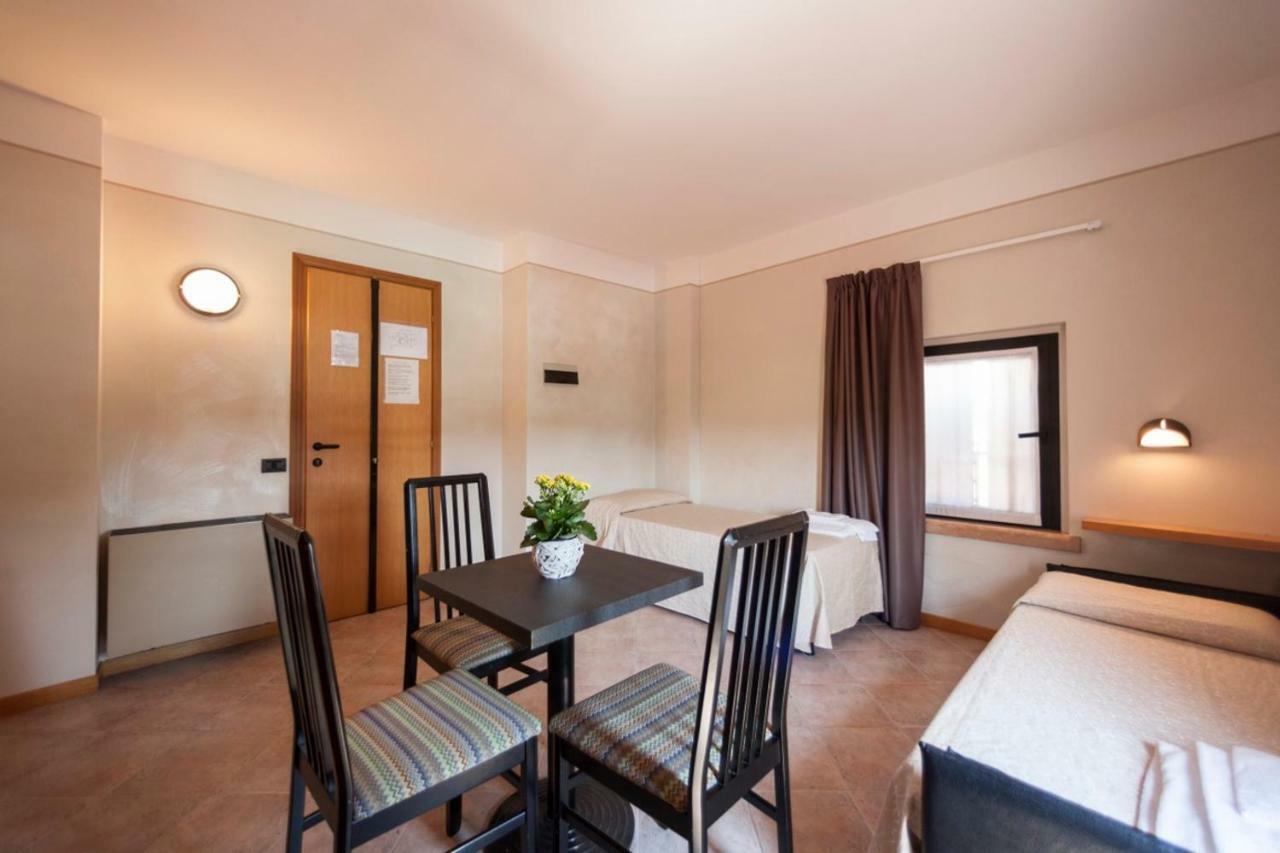 Hotel Bel Sito Peschiera Пескьера-дель-Гарда Экстерьер фото