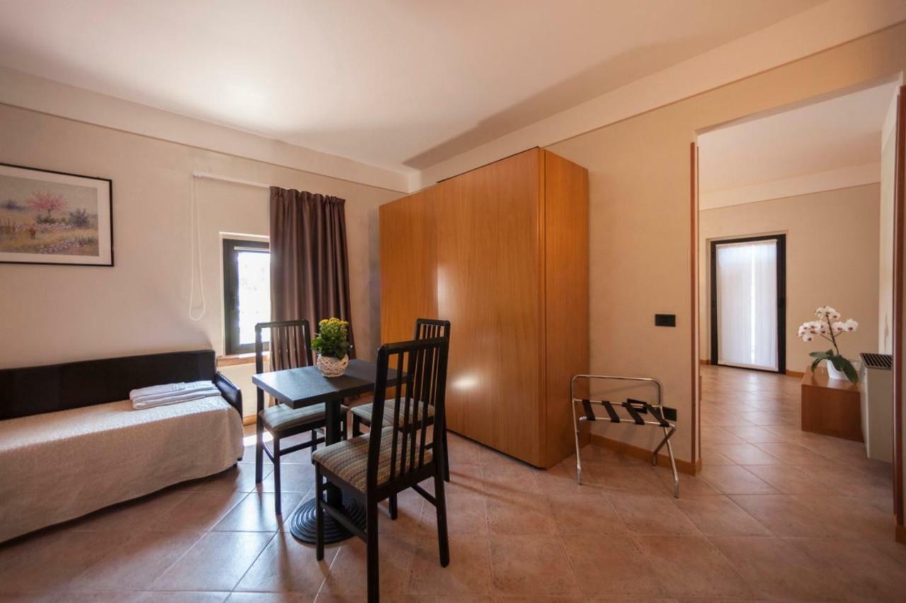 Hotel Bel Sito Peschiera Пескьера-дель-Гарда Экстерьер фото